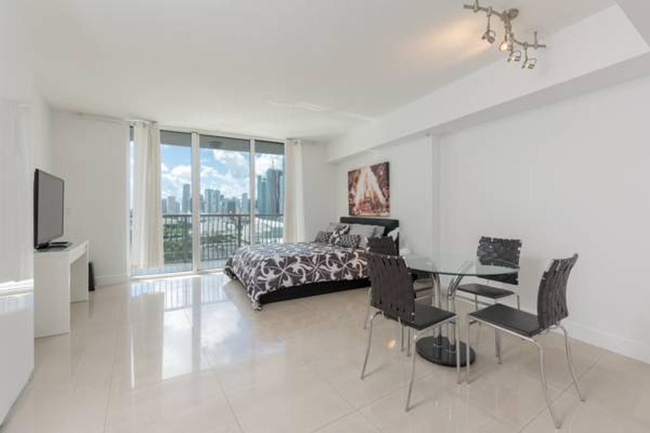 Opera Tower Lägenhet Miami Exteriör bild